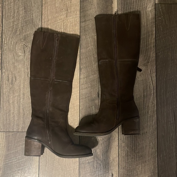Steve Madden Artsy Leather Boot - Picture 5 of 7